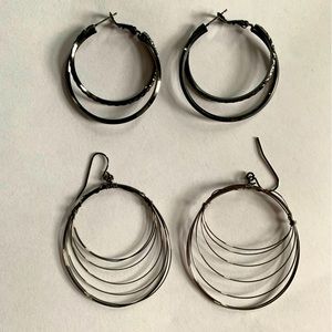 Beautiful pair of black earrings